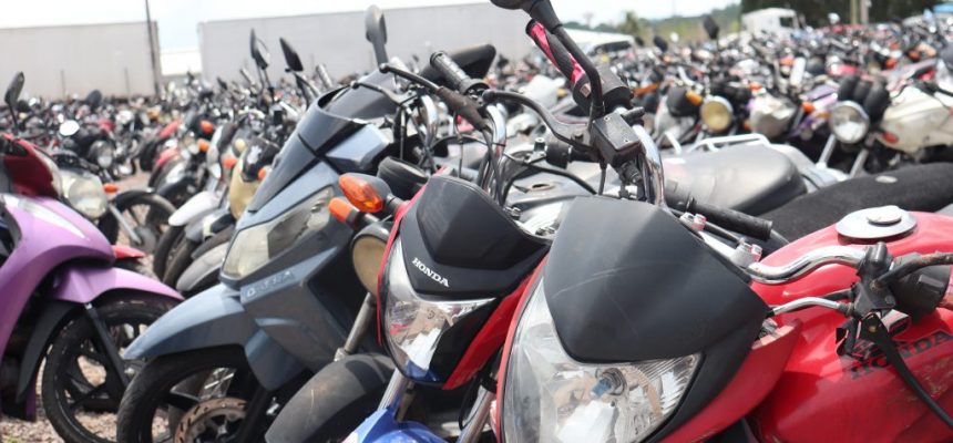 A recomendação tem como foco a prevenção de acidentes de trânsito envolvendo motocicletas, diante do aumento expressivo de ocorrências no município, sobretudo relacionadas à condução sem capacete, direção por adolescentes e motoristas não habilitados.
