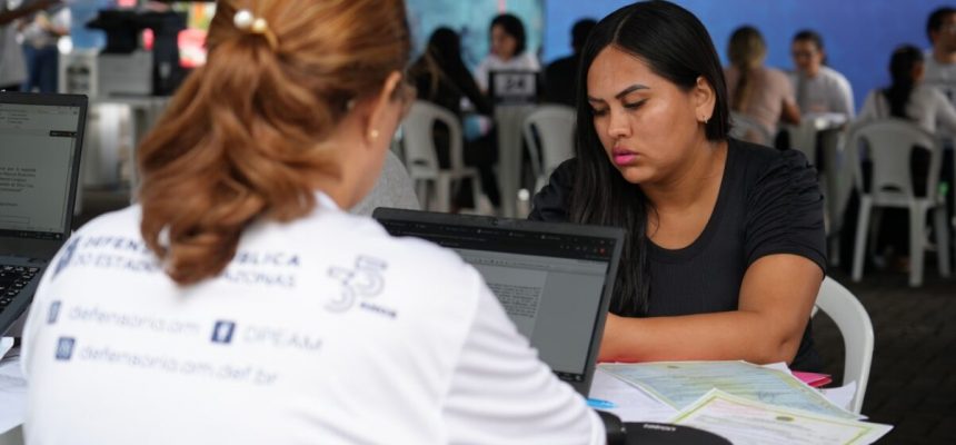 A Defensoria Pública do Estado do Amazonas (DPE-AM) promove, nos dias 30 de setembro e 1º de outubro, das 8h às 14h, o mutirão “Defensoria Tá na Área” em Coari (distante 363 quilômetros de Manaus), com atendimentos jurídicos gratuitos voltados às comunidades rurais do município. A ação vai ocorrer nas comunidades em Izidoro e Lauro Sodré, atendendo também povoados próximos, que serão deslocados até as localidades para receber assistência. 